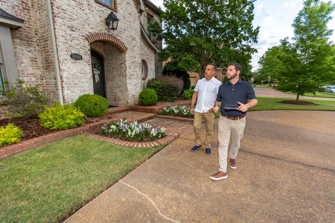 customer and team consultation cape coral gutters