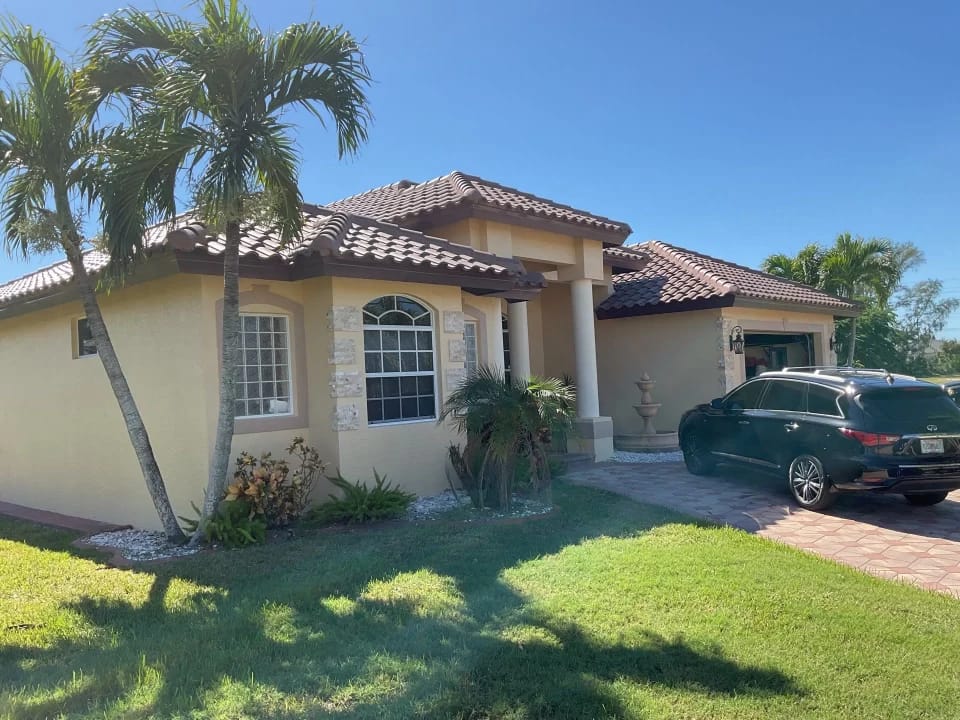 7" Seamless Gutters in Tampa, FL